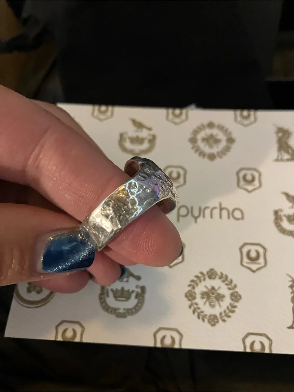 Pyrrha Silver Live Every Moment Signet Ring 9